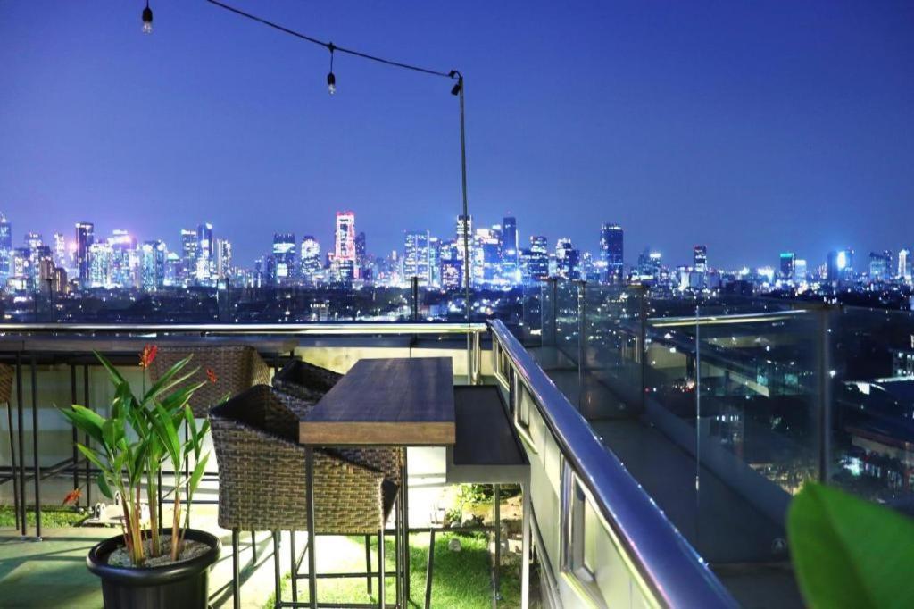Hotel Grandhika Iskandarsyah Jakarta Exterior foto