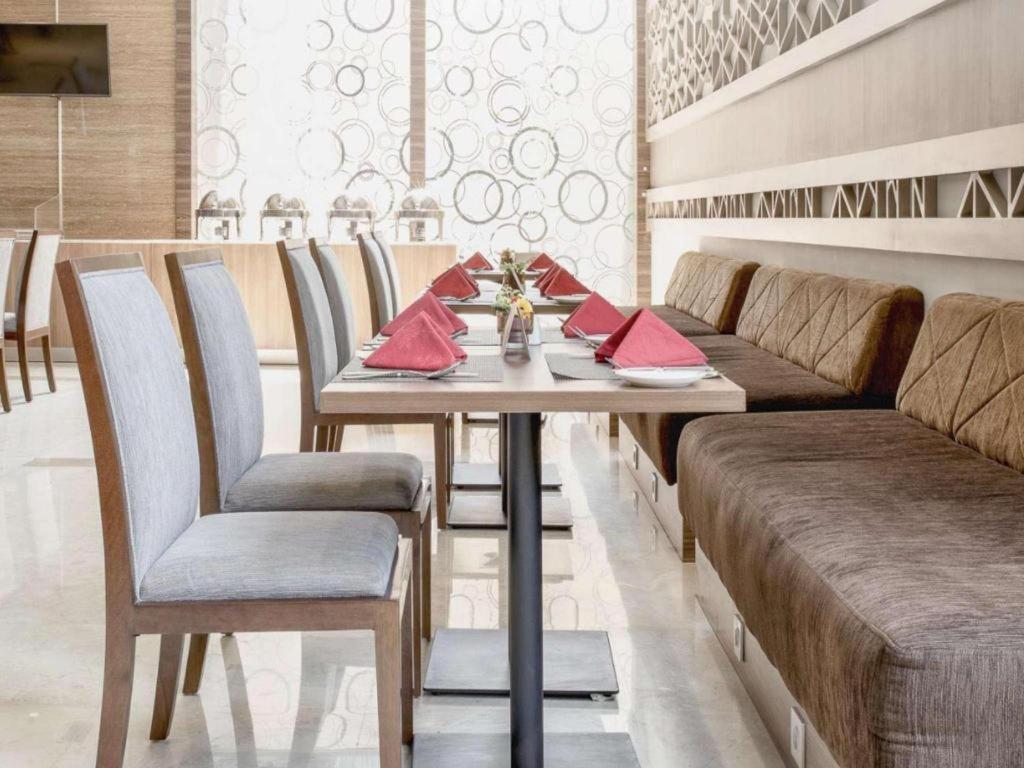 Hotel Grandhika Iskandarsyah Jakarta Exterior foto