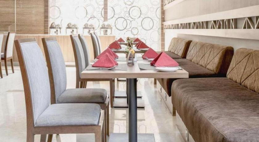 Hotel Grandhika Iskandarsyah Jakarta Exterior foto