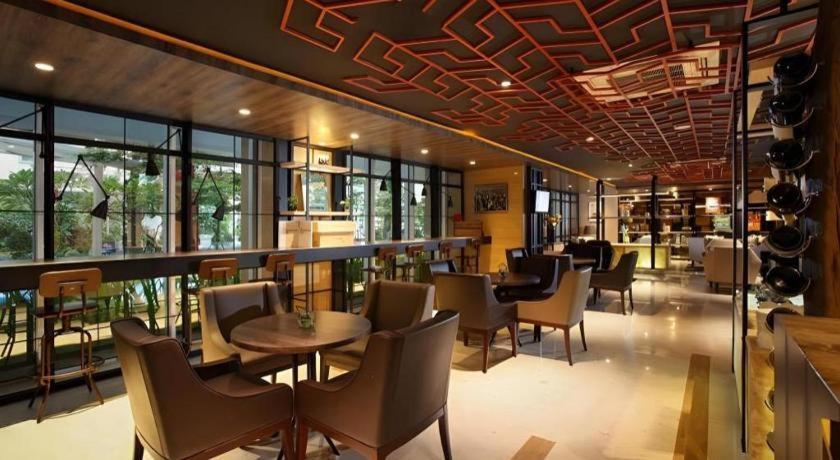 Hotel Grandhika Iskandarsyah Jakarta Exterior foto