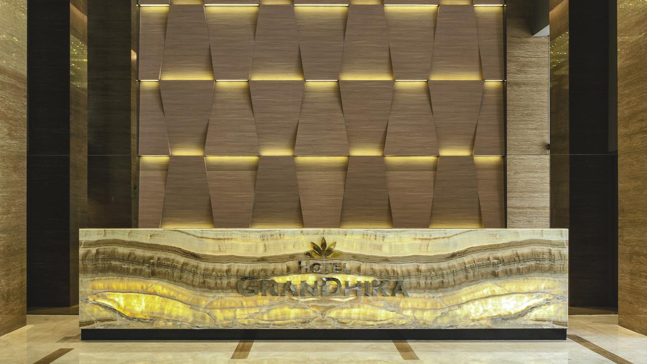 Hotel Grandhika Iskandarsyah Jakarta Exterior foto