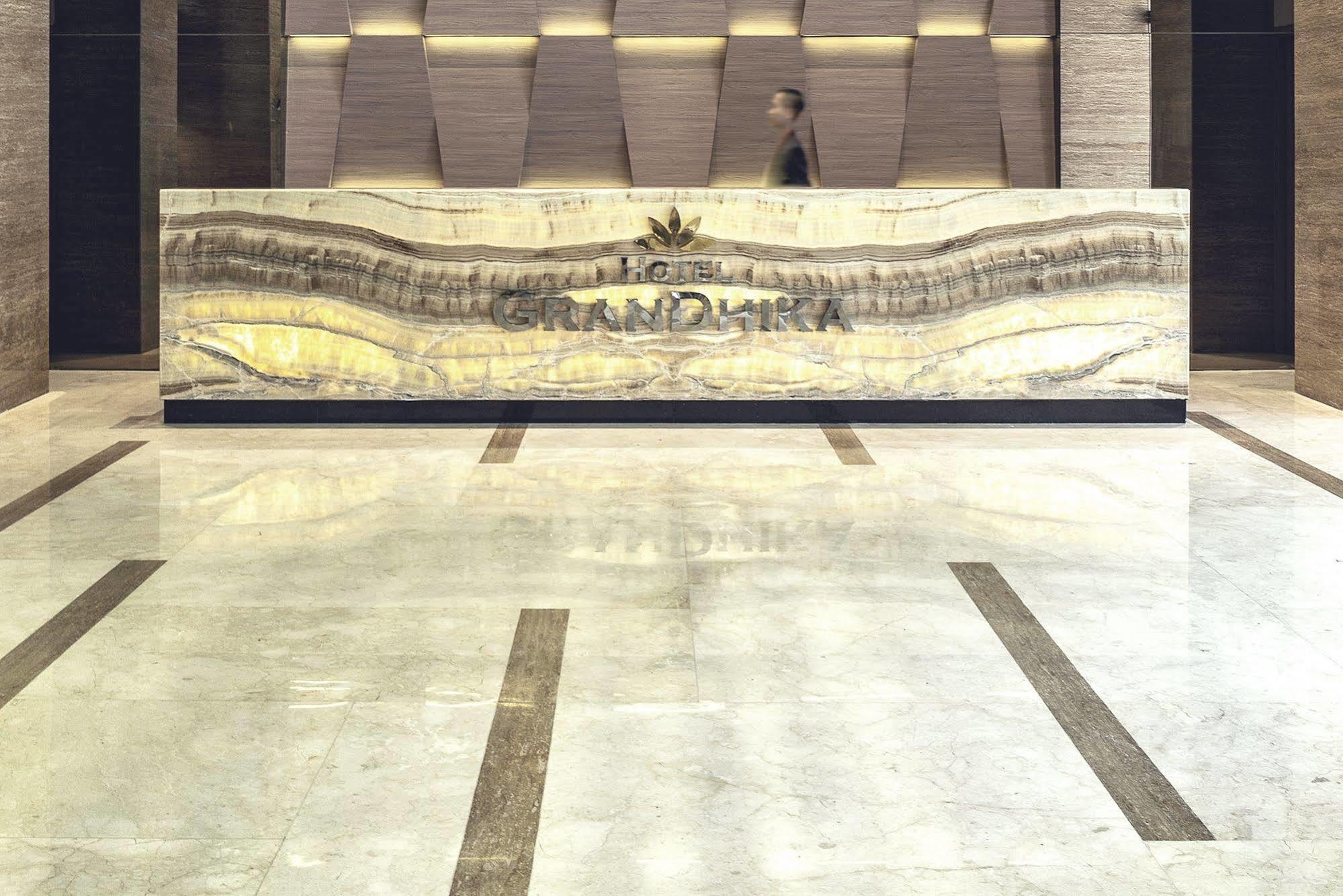 Hotel Grandhika Iskandarsyah Jakarta Exterior foto