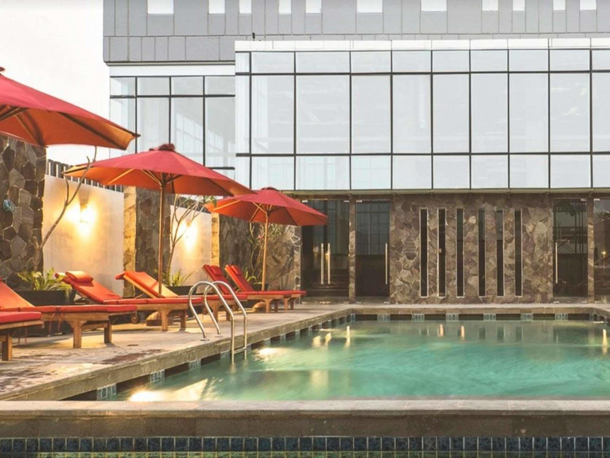 Hotel Grandhika Iskandarsyah Jakarta Exterior foto